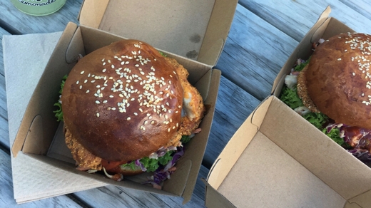 HBT FoodGuide CheapEats HaumoanaBurger 520x292