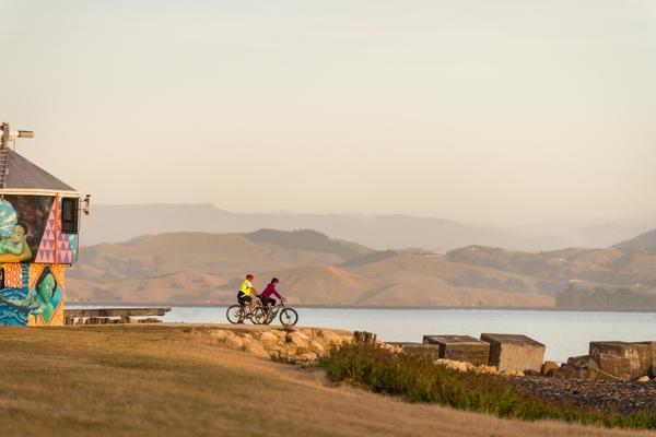 Perfume Point cyclists 600x400
